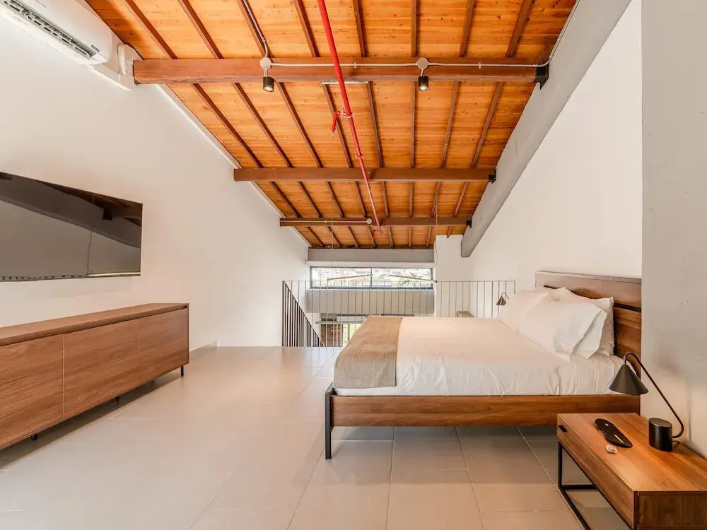W Contemporary Loft w AC in Trendy Laureles