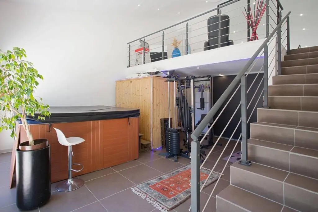 Appartement Pinede Man Yelle