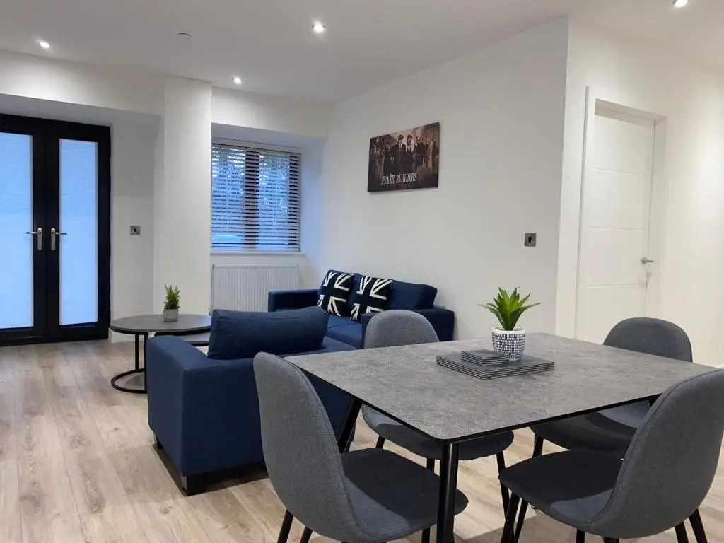 Roomotel - Broadoaks Apartments