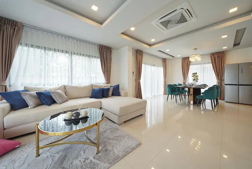 Southern Peak Pool Villa HuayYai Pattaya