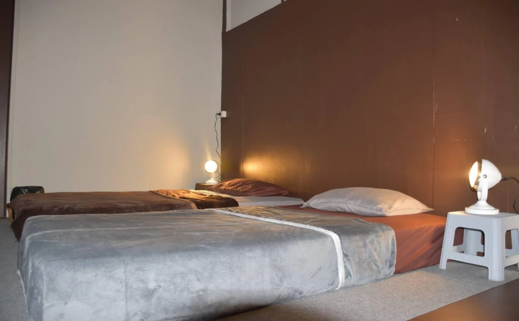 Empo Hostel at 30 Onnut