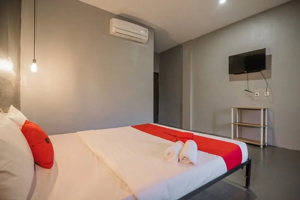 RedDoorz Plus near Maimun Palace 2 Medan