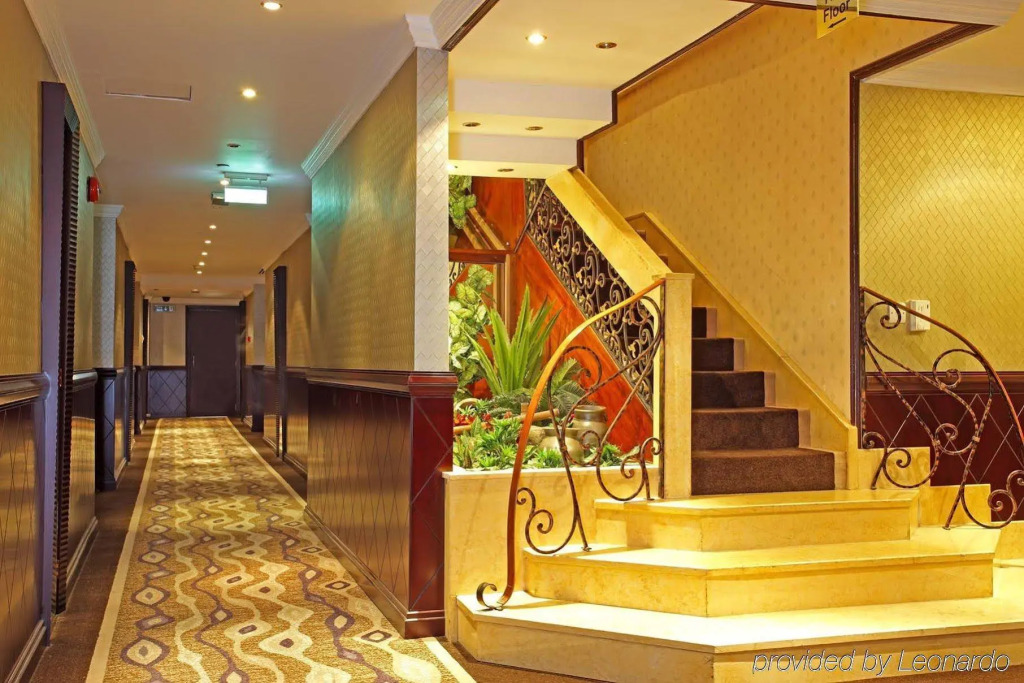 Carlton Tower Hotel