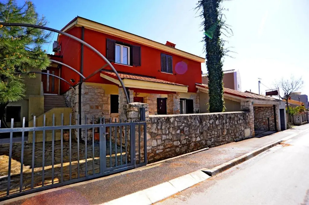 Trapan Apartments