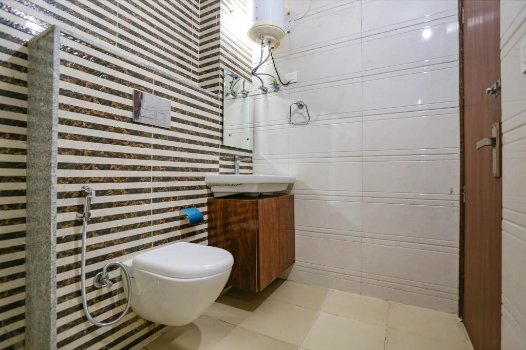 Fabhotel 52 Ivory