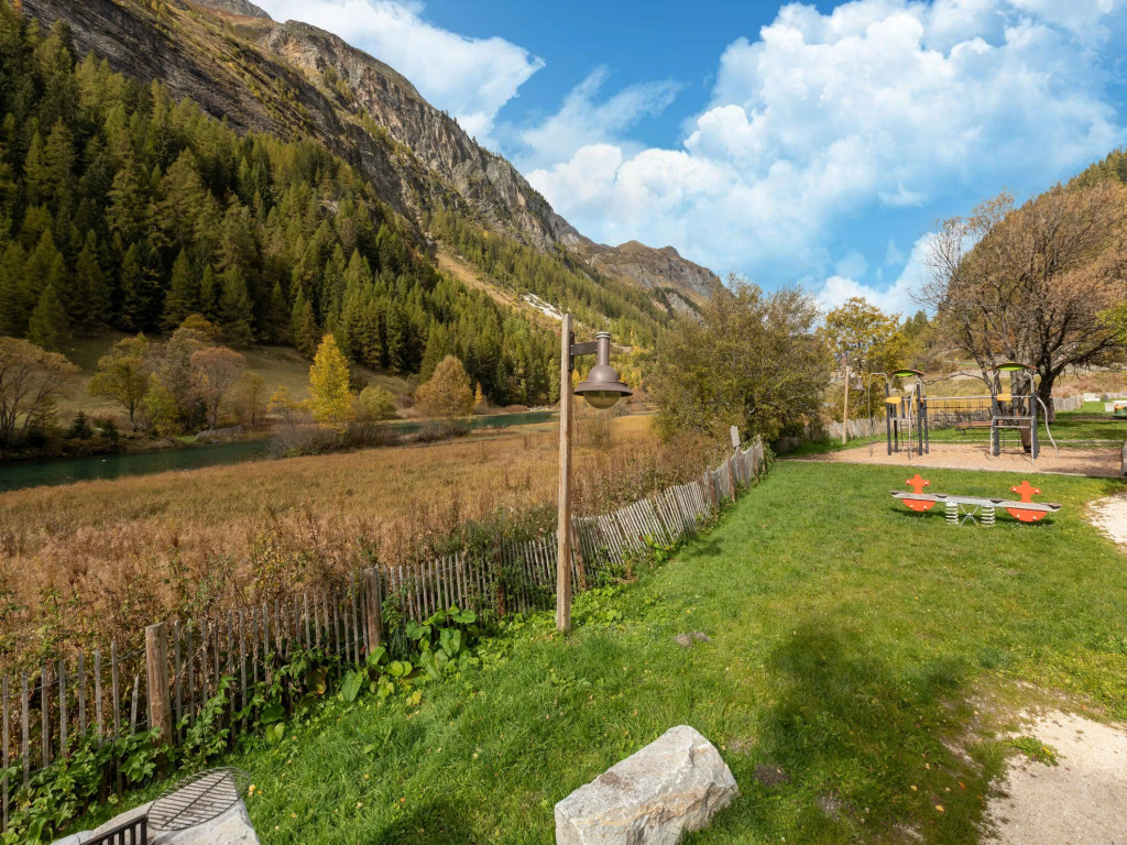 Lake View Chalet in Tignes near Ski Area