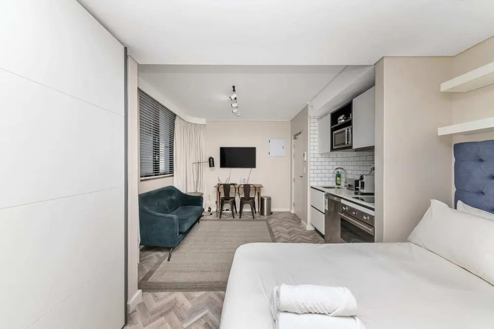 Stylish Minimalist Studio in Central Cape Town