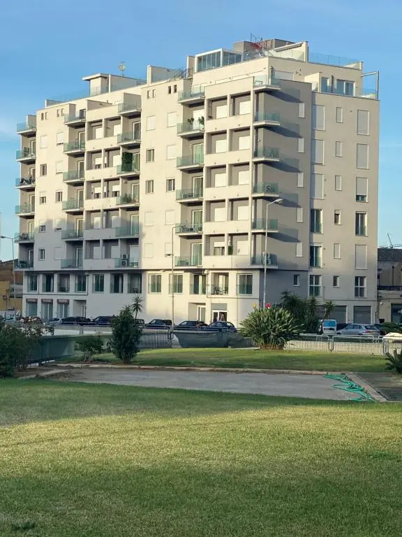 Seaview Apartments