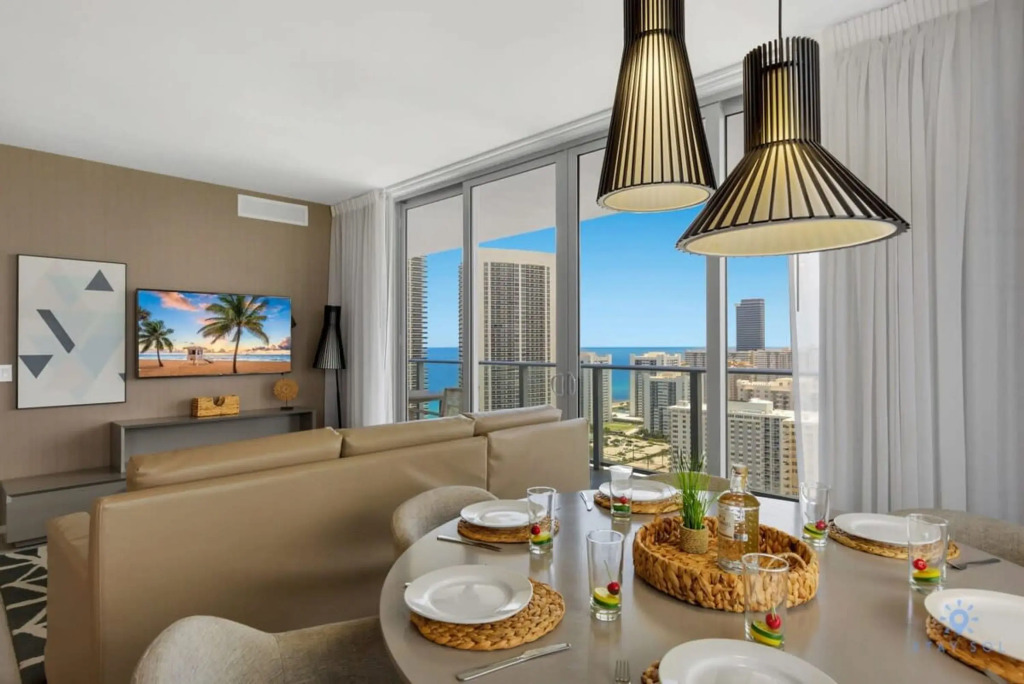 Luxury 3 Br- Front Intercostal View Amazing Pools