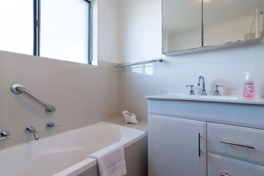 Bright 3 Bedroom Apartment in Leafy Artarmon