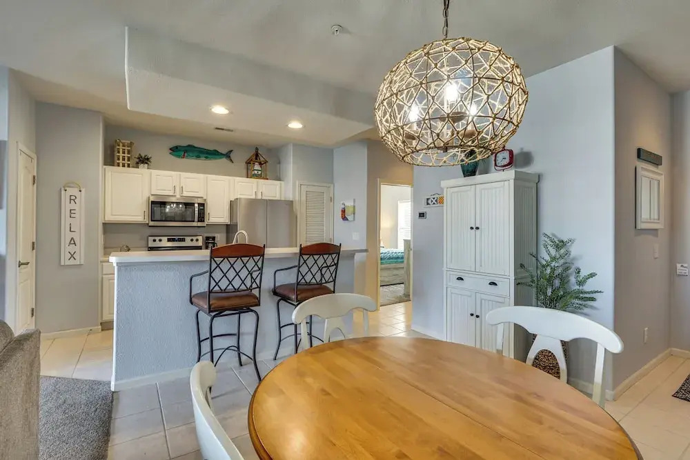 Lake Ozark Condo w/ Water Views & Pool Access!