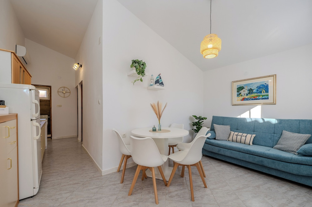 Apartments Plantosar