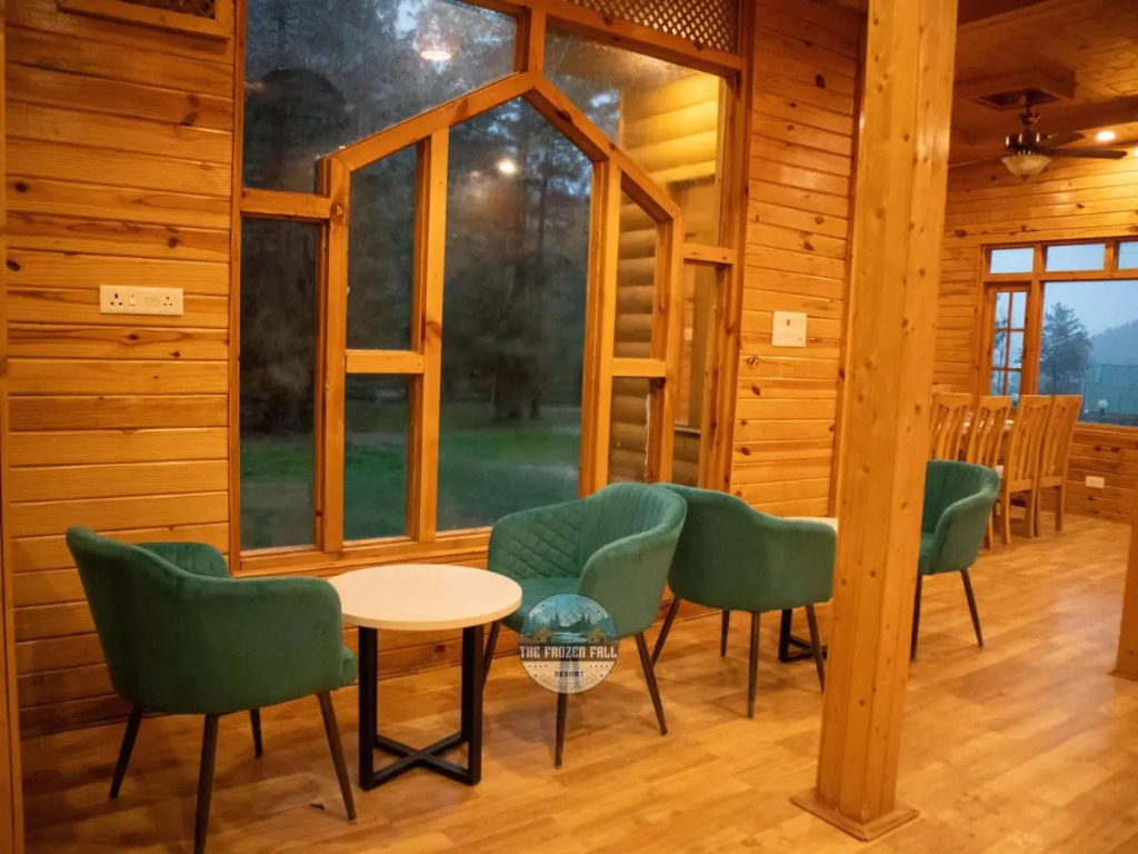 The FrozenFall Resort - Gulmarg