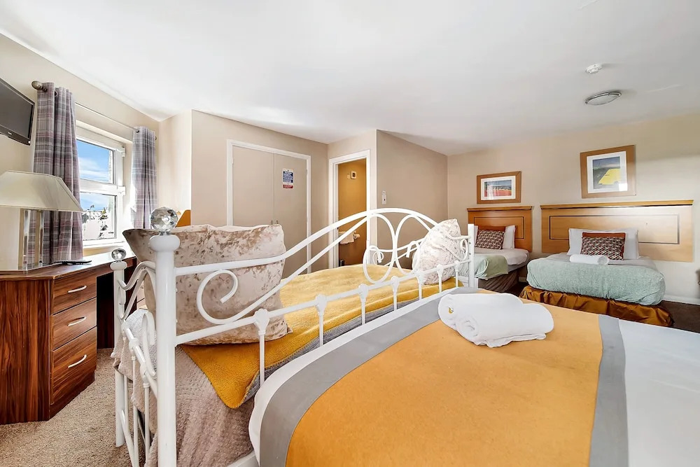 Iona Inn