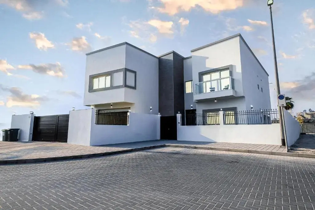 Luxury Modern White Villa on Island 9,500 sqft