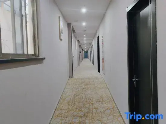 Huaqi Select Hotel (Xinghua City Hall)