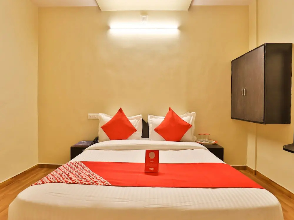 OYO 11427 Hotel Kalyan