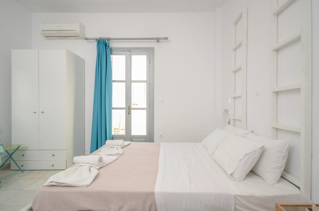 Depis place & apartments naxos