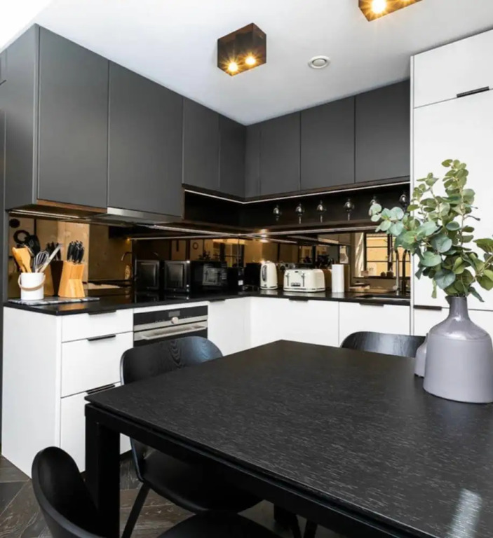 Stunning 2 Bed Flat Behind Oxford Street, London