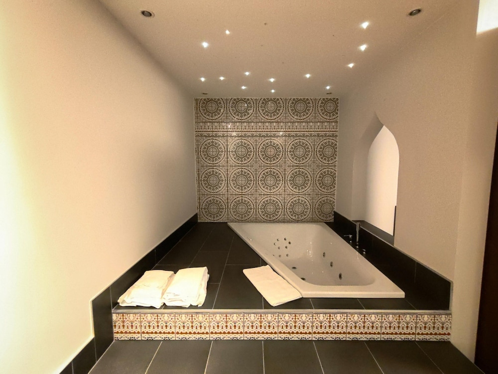 Koblenz Hotel Valley Suite With Hot Tub