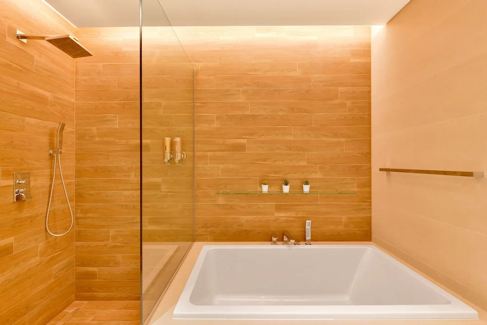 Luxury 2BR plus maids room in Bluewaters