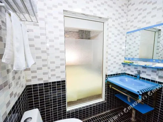 Xuzhou Jinbairun Hotel (Yunlong Lake Scenic Area Gongnong Road Subway Station)