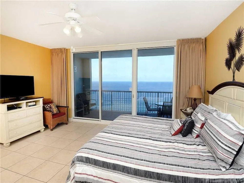 Majestic 1708 West Tower I - Studio Condo