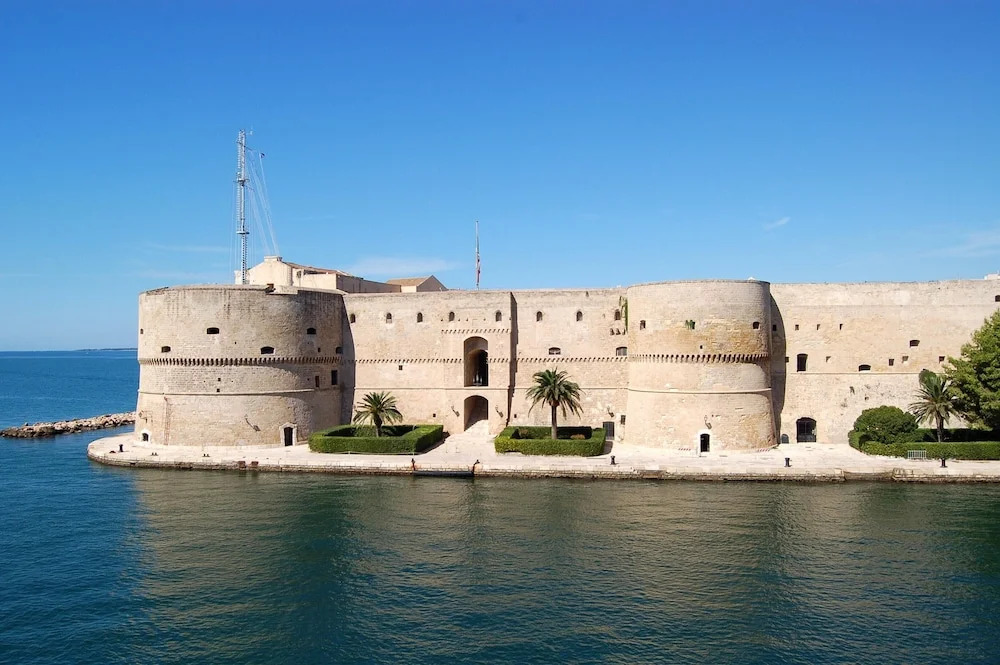 Apartment with One Bedroom in Taranto, with Wifi