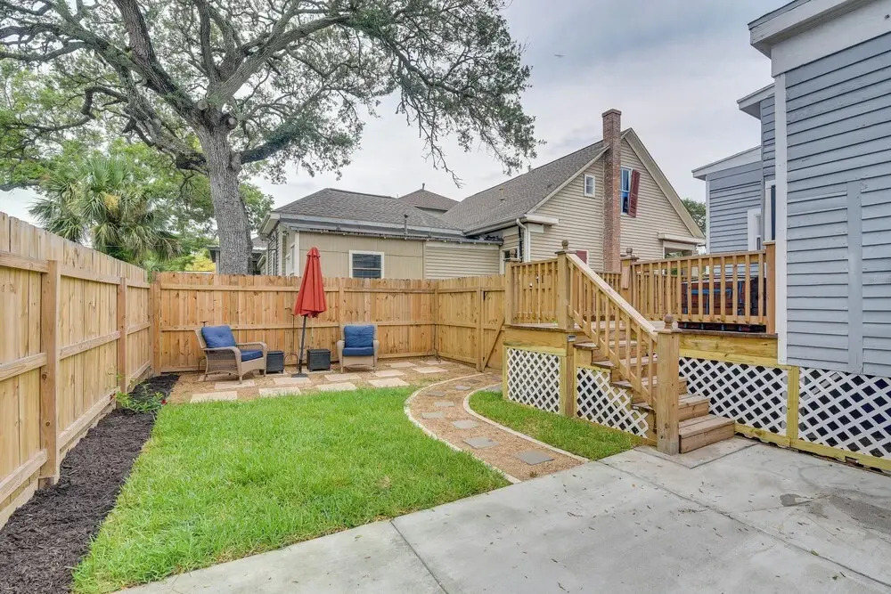 4 Blocks to Beach! Family-friendly Galveston Home