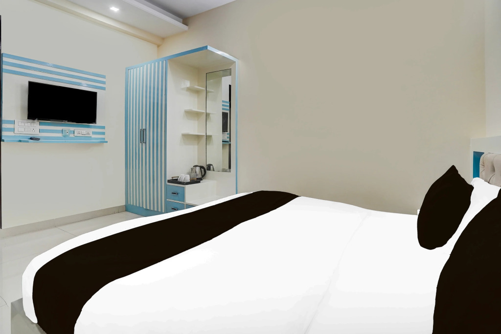 Super Collection O Sector 70 Noida
