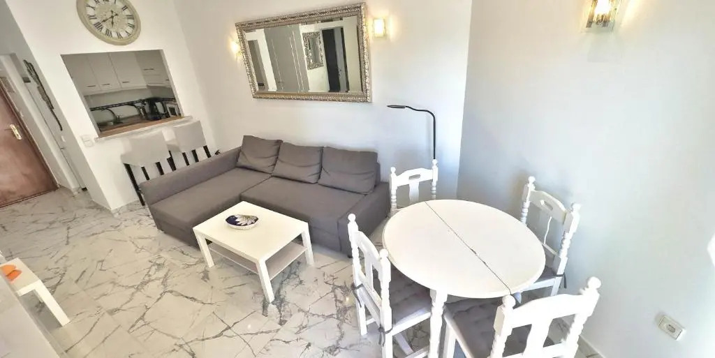 SKOL 424 Stunning One-bedroom apartment with sea views