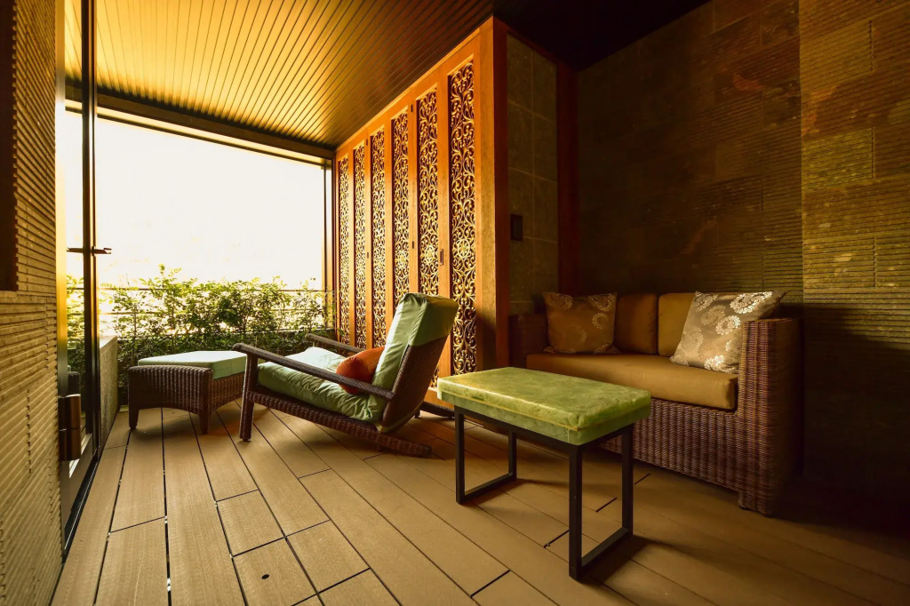 Balinese onsen ryokan Hakone Airu