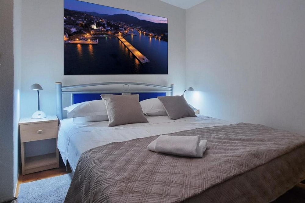 House Zlatni Otok