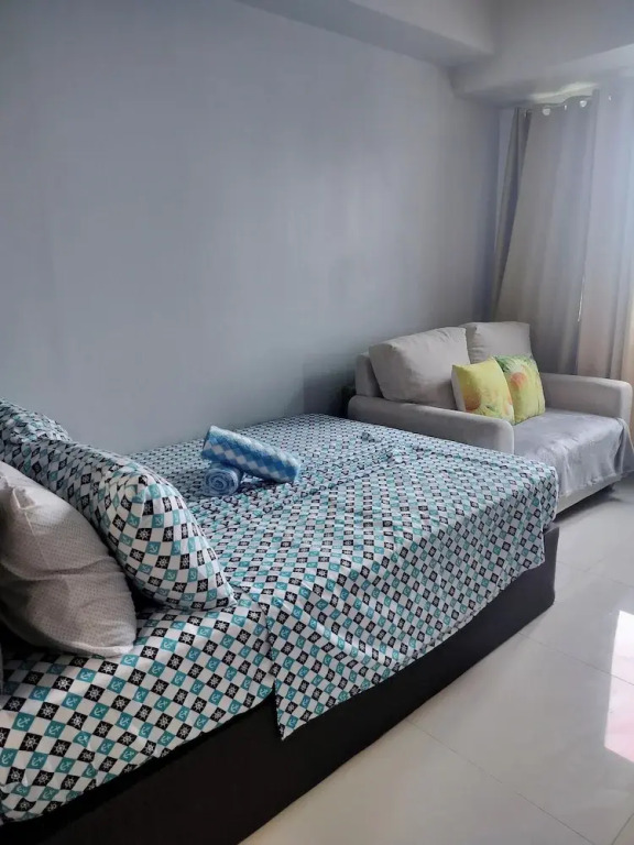 Spacious Condo in Quezon City With City Views