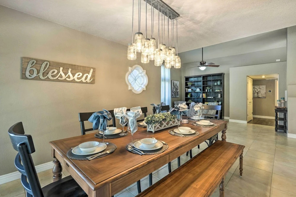 Near Golf! Snowbird Poolside Escape in Scottsdale