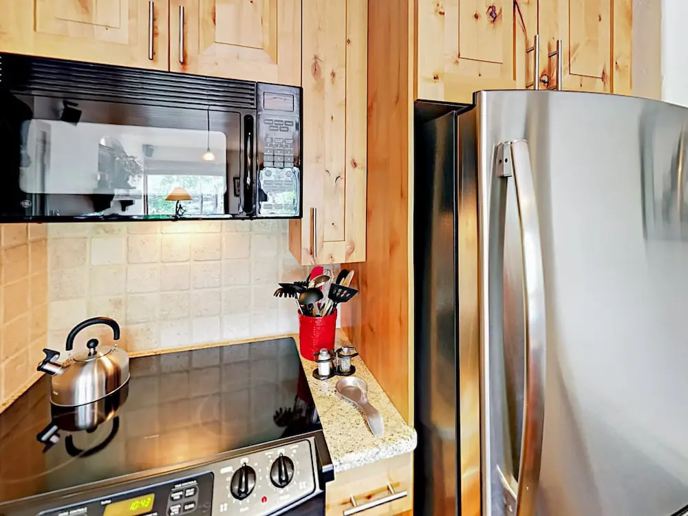 1800 Burgess Creek Rd 103 Condo by RedAwning