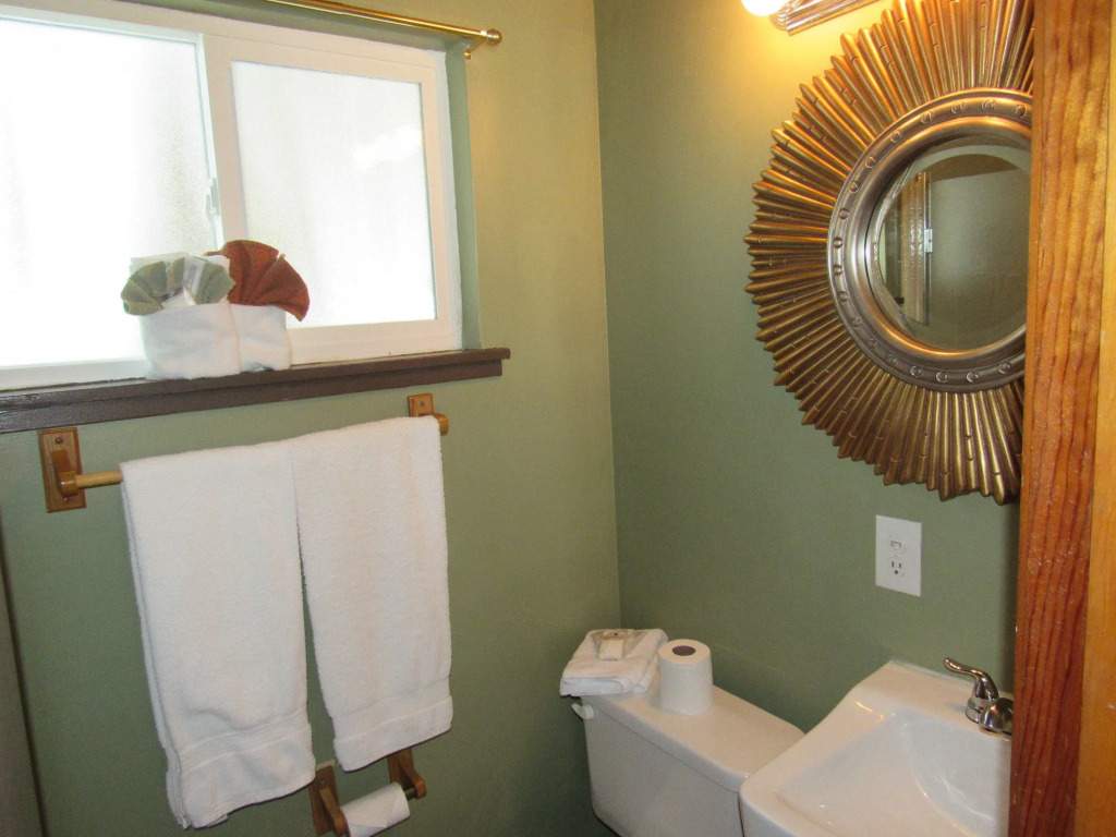 Emerald Bay Lodge