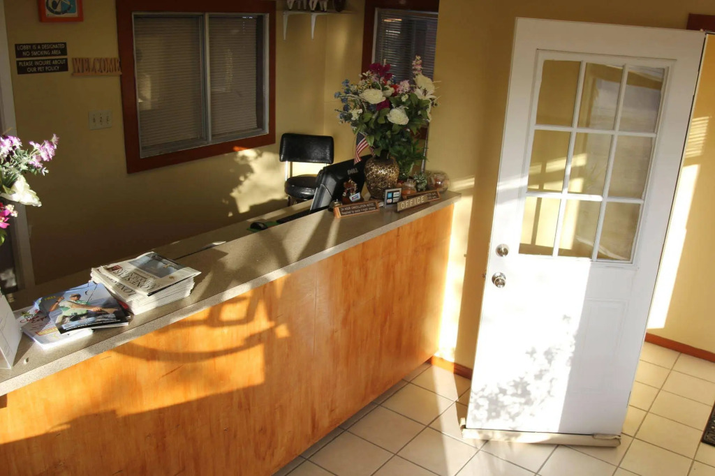 Lakeside inn & suites by OYO Mathis I 37
