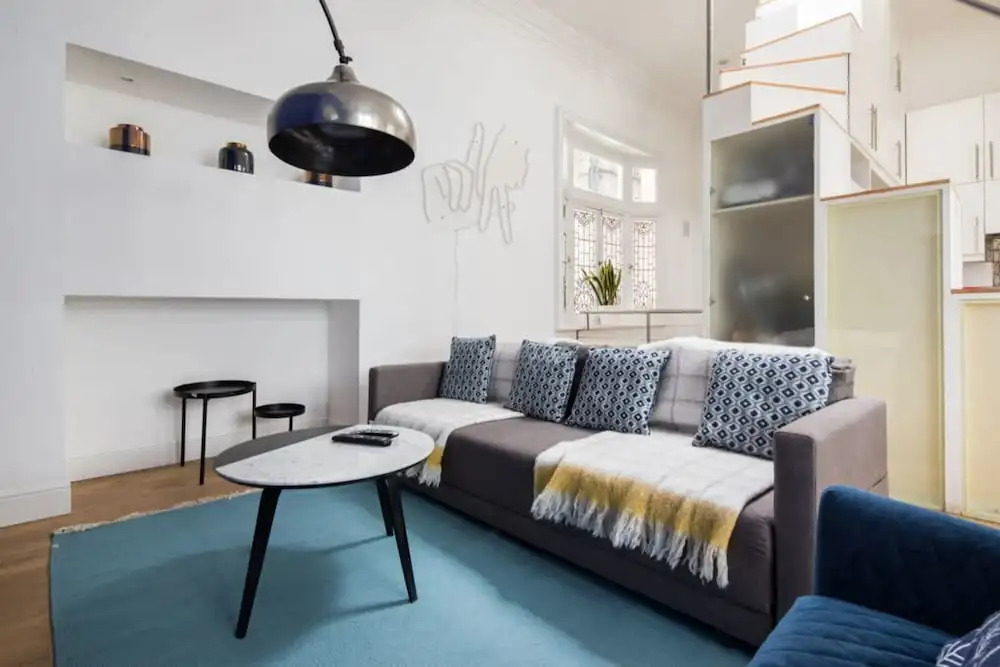 The Queensway Retreat - Modern & Bright 2bdr Home