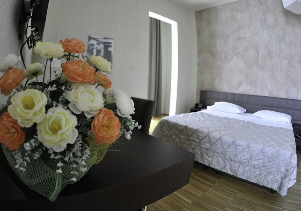 EKK Hotel