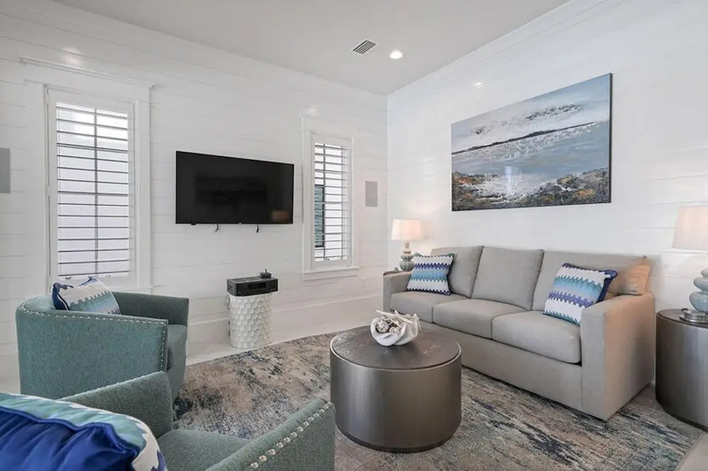 Mare Moderno by Bliss Beach Rentals