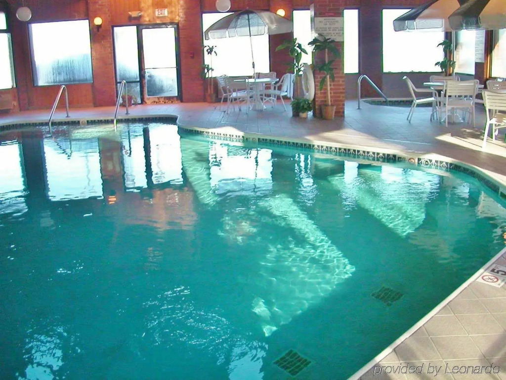 Lomira Inn and Suites