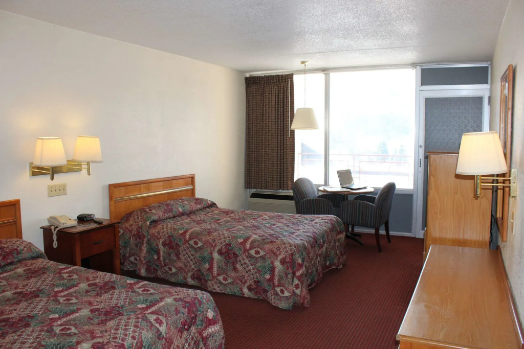 Rhodes Motor Lodge