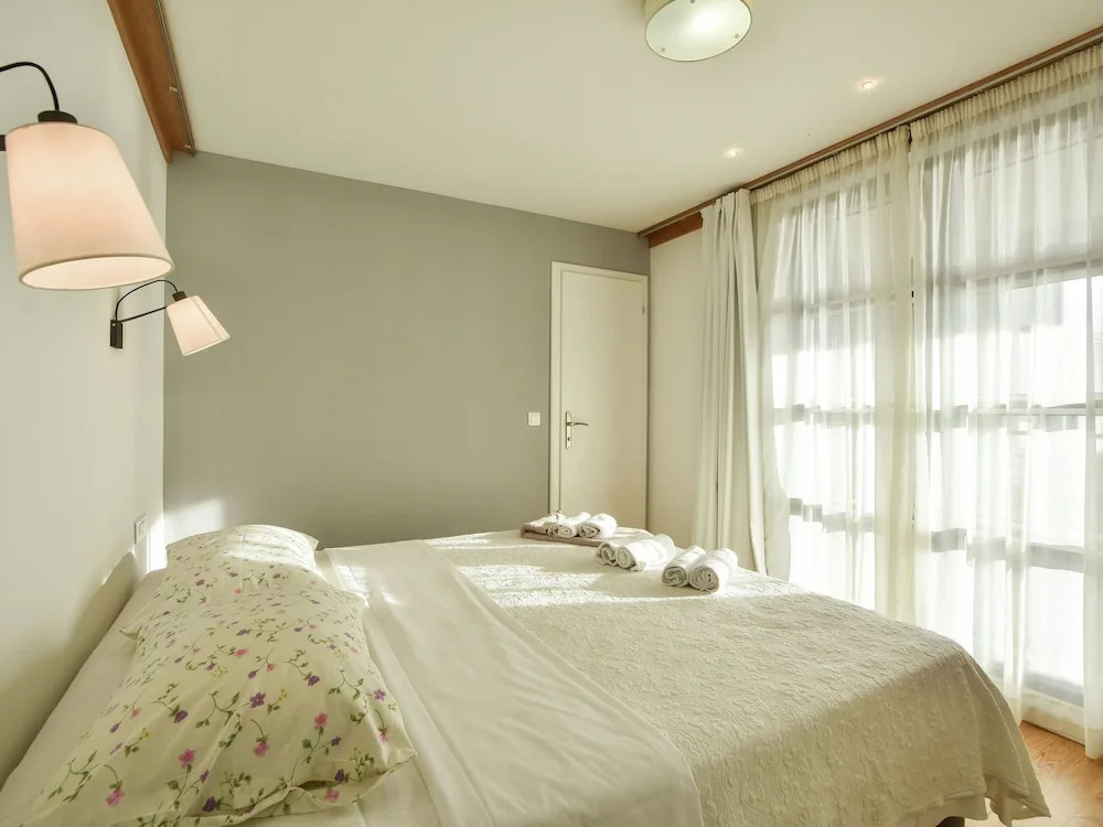 Swanky Villa in Makarska With Sauna, Jacuzzi & Mountain Views