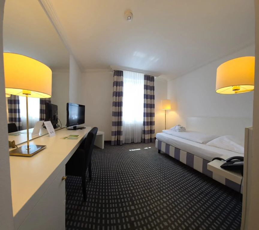 relexa hotel Schatten Stuttgart