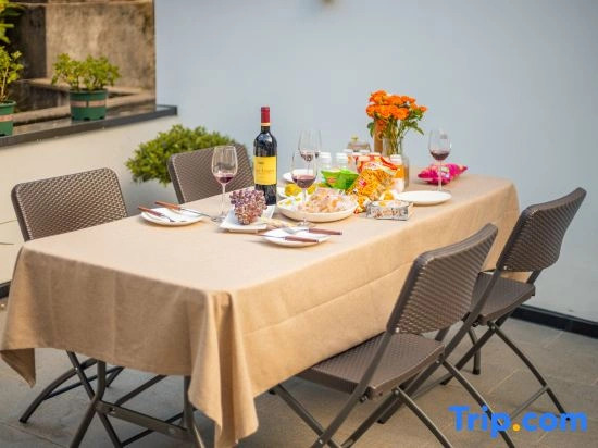 Floral Hotel·Tingyuan Hotel(Qimen East Street Ancient City Store)
