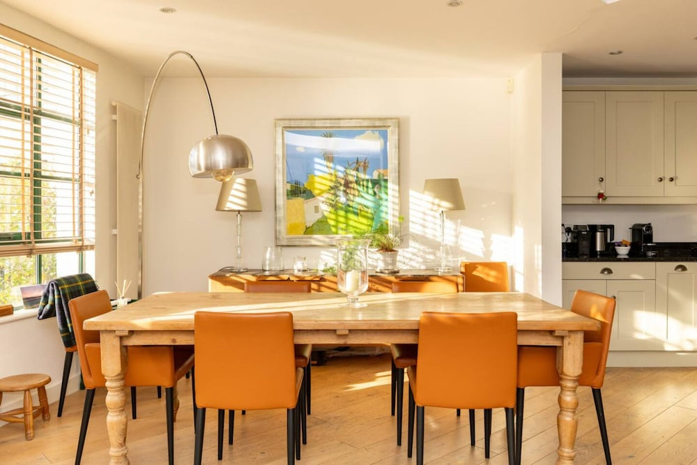 A Gentle Riverside Charm 2 Bedroom Mews House