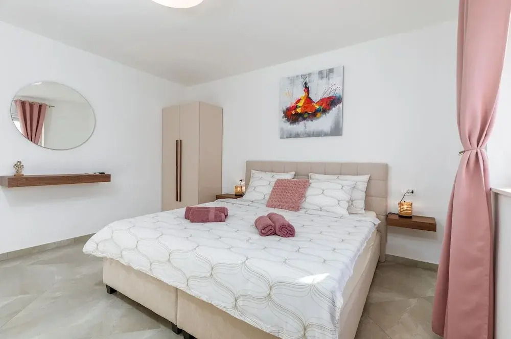 Lovely Family Bungalow With Private Pool