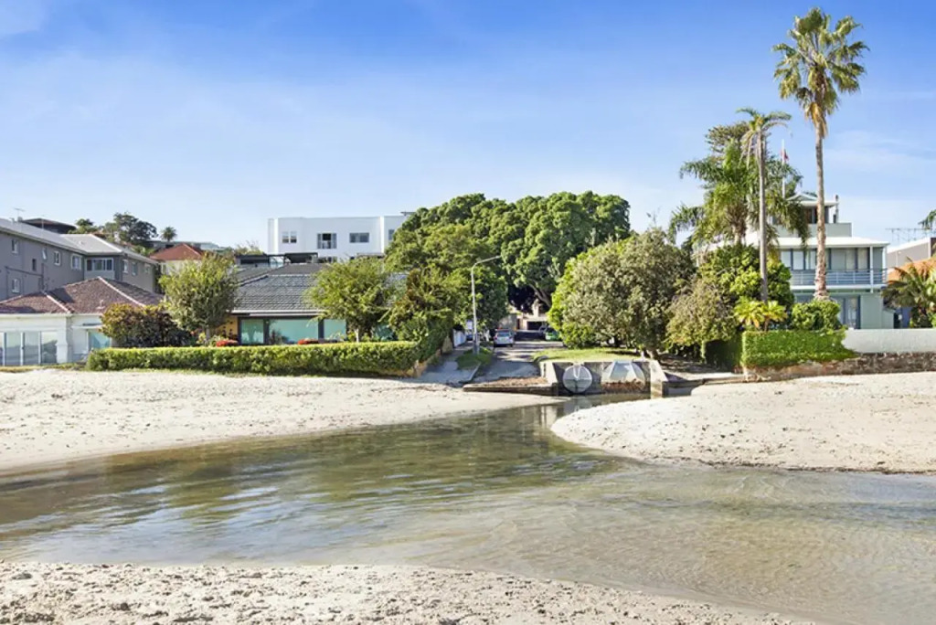 CALE1A - Beachside Harbour Haven