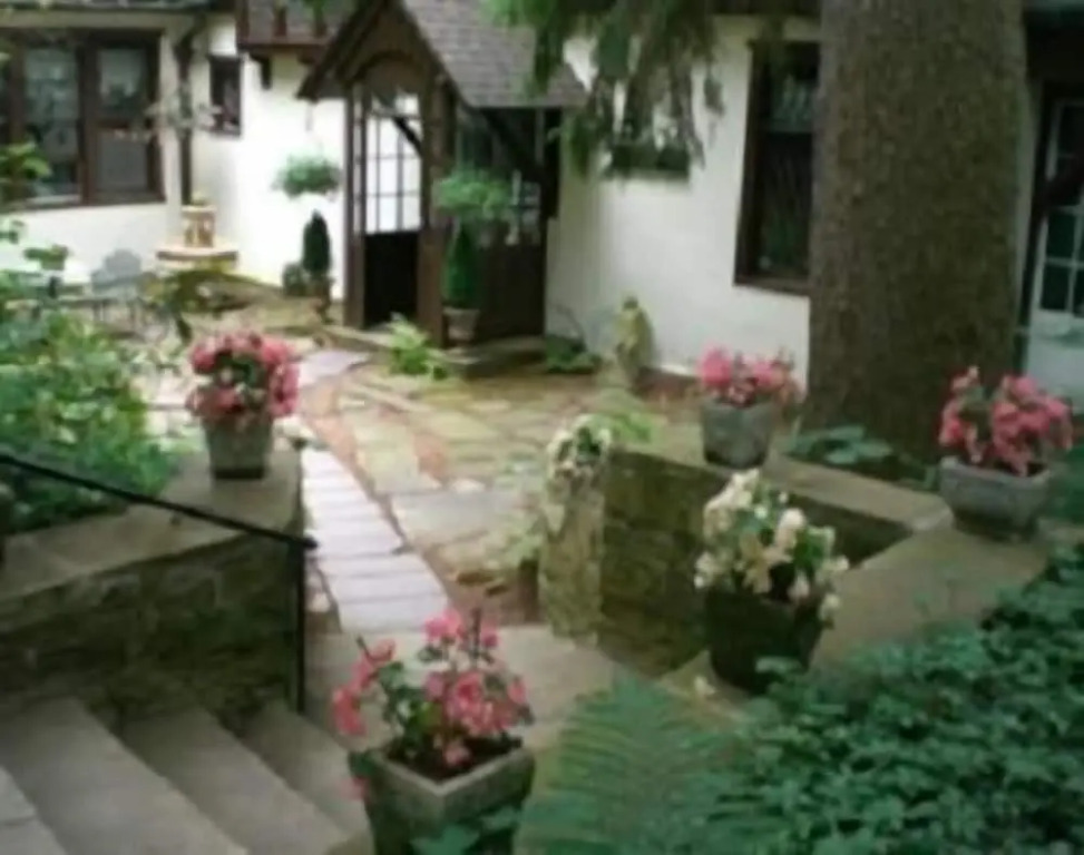 Whistlers Inn
